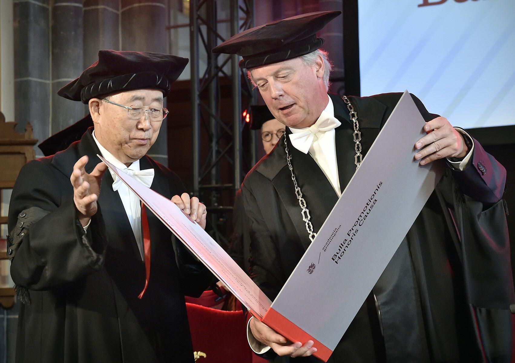 Ban Ki-moon en Prof. dr. E. (Elmer) Sterken