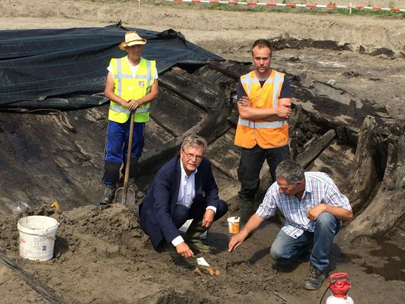 Yftinus van Popta, Burgemeester Aucke van der Werff en meneer Dijkstra, eigenaar van het land