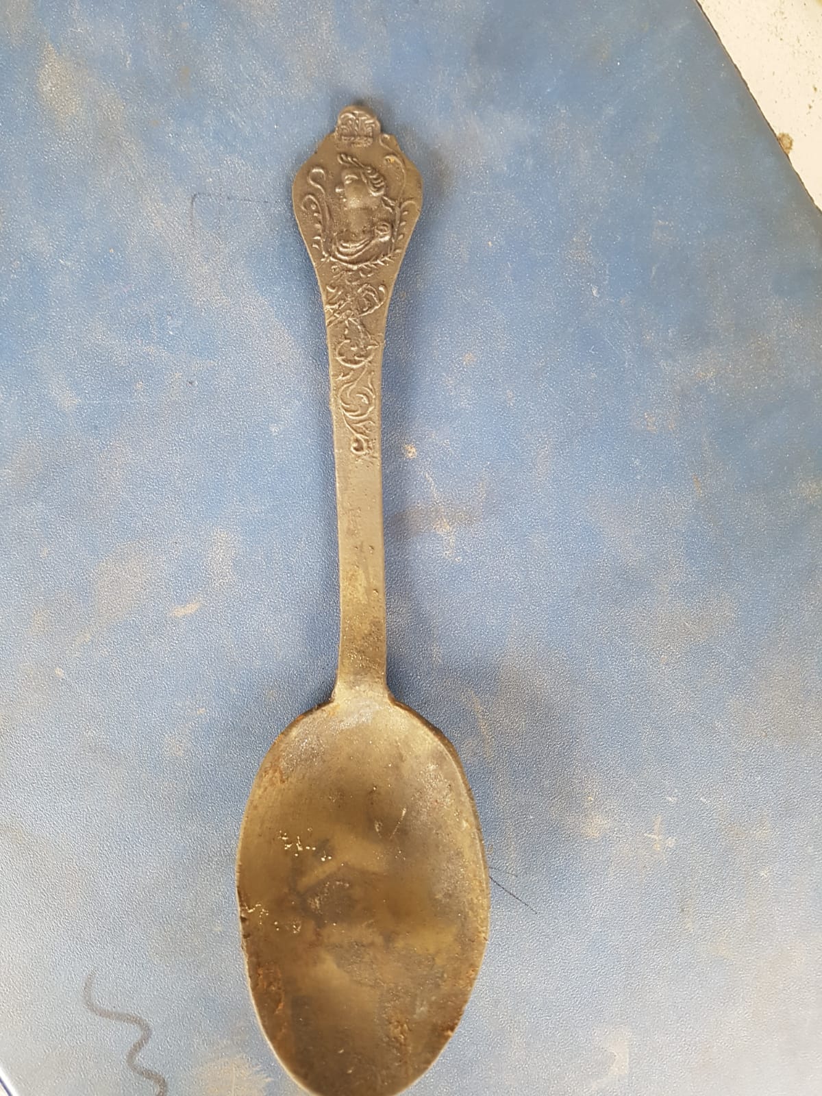 Twee zeldzame Royal Portrait Spoons gevonden in ‘Noordoostvaarder’Two rare Royal Portrait spoons found in ship wreck