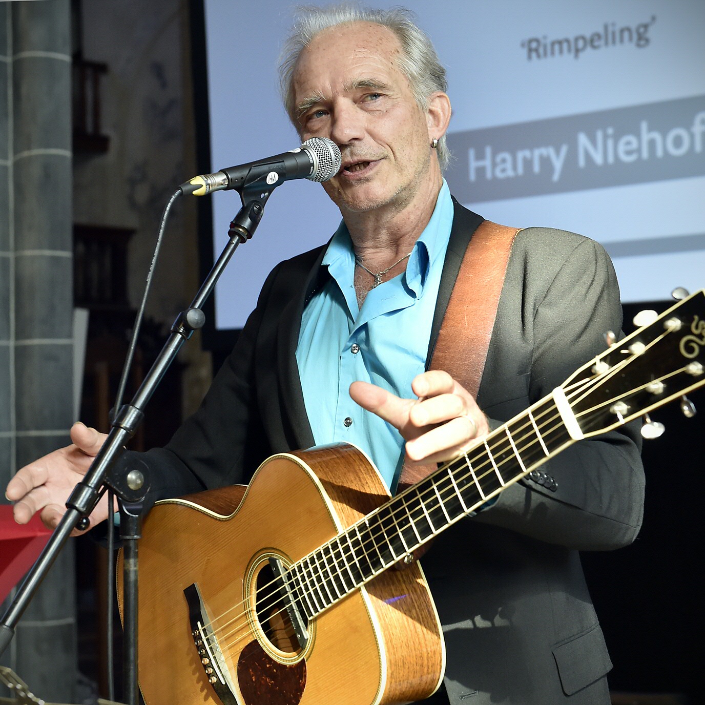 Harry Niehof voorzag de middag van muzikale omlijsting