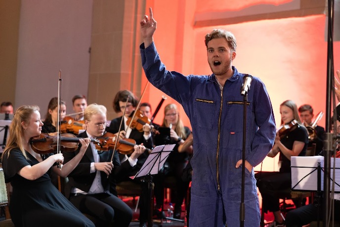 Muzikaal intermezzo door Bragi (foto door Pjotr Wiese)