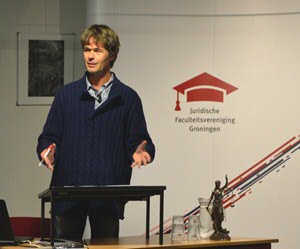 Han Warmelink tijdens zijn minicollege