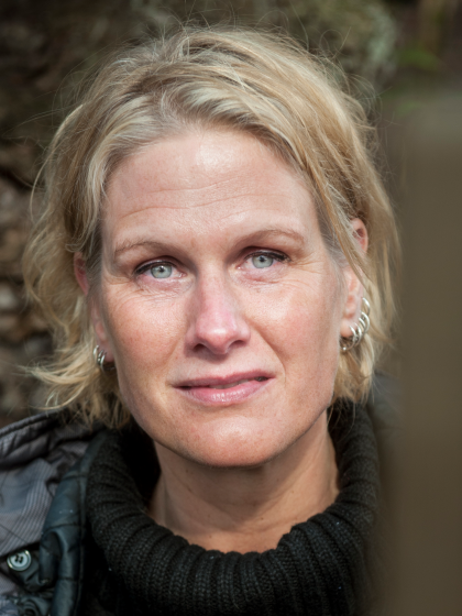 prof. dr. L. (Laura) Batstra 