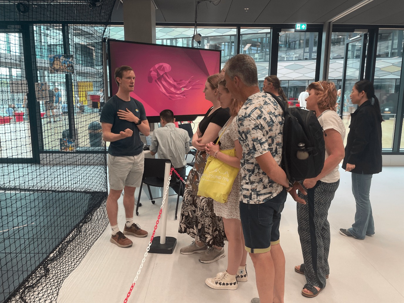 Kees Wierenga (CS MSc student) introducing robot navigation to the public