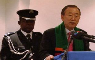 Ban Ki-moon in Zambia, picture from http://www.zambianwatchdog.com