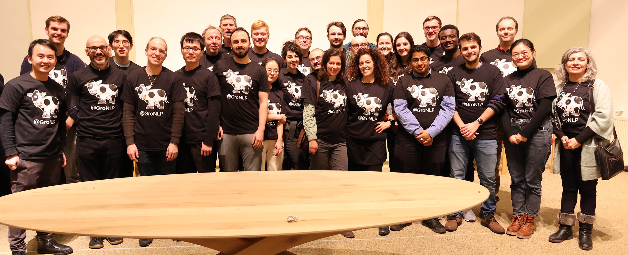 A nice picture of all the cow-people at our ChatGPT event. Left to right: Kun, Thomas, Tommaso, Sean, Martijn W, Huiyuan, Johan, Gosse B, Khalid, Martijn B, Yuqing, Defne, Gertjan, Ahmet, Arianna, Lukas, Rik, Gosse M, Malvina, Teja, Greta, Raoul, Wietse, Frank, Gabriele, Andreas, Chunliu and Ana.