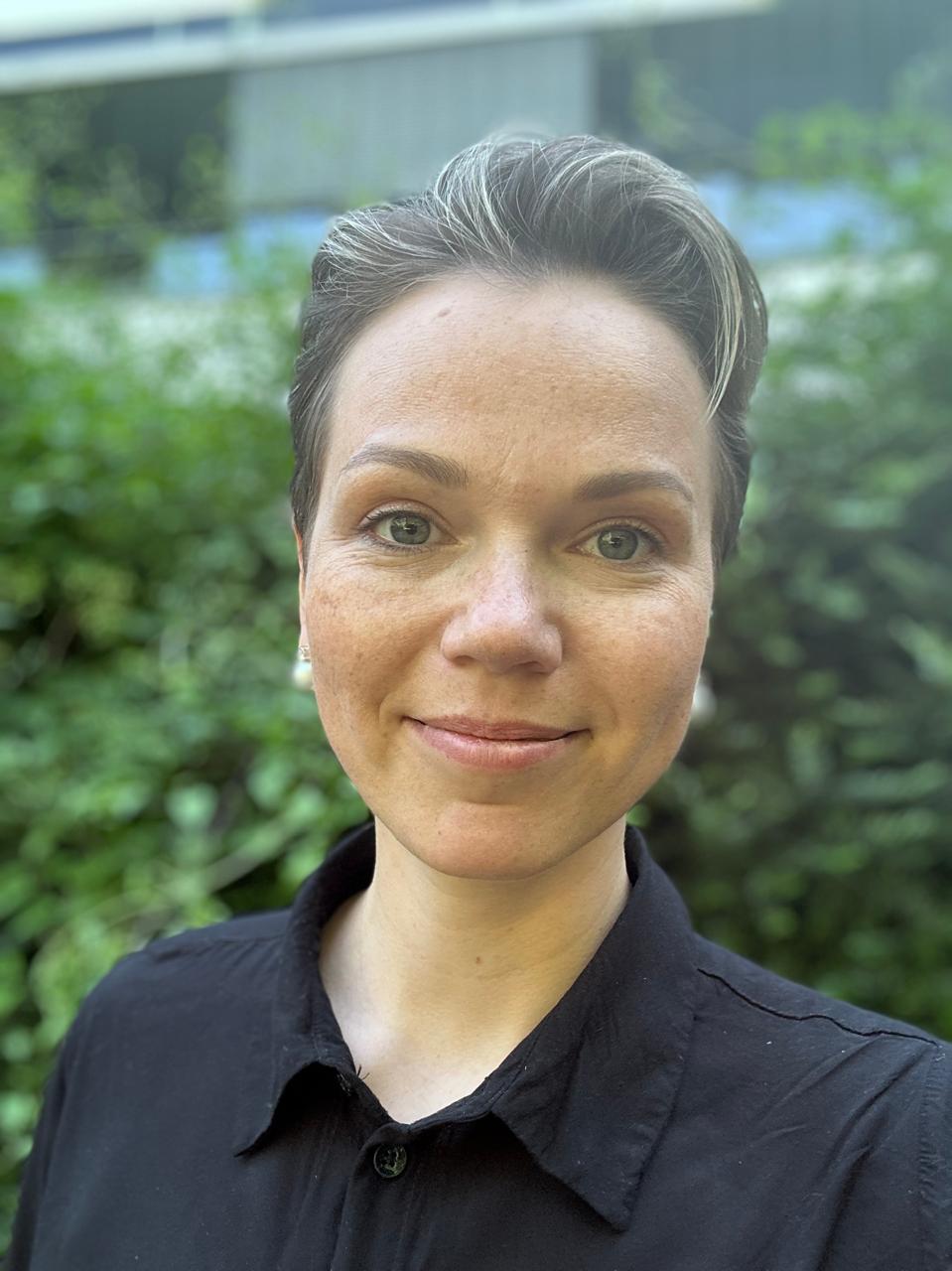 profile picture olga guseva smiling