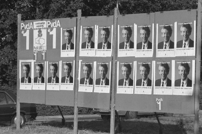 PvdA-affiches met Wim Kok bij de Europese verkiezingen van 1989.