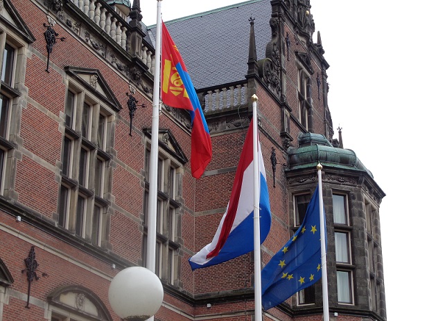 Mongolian flag at the Academy Building of the University of Groningen