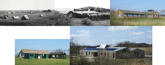 Van links boven met de klok mee: De originele kleine herdershut en kapschuur met tentenkamp voor studenten (1958), het eerste echte veldstation (1963), het grotere hoofdgebouw met uitkijktoren (1982), de nieuwe 'Herdershut' (2021) en de (gerenoveerde) kleine herdershut en schuur.