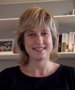 Dr Iris Jonkers