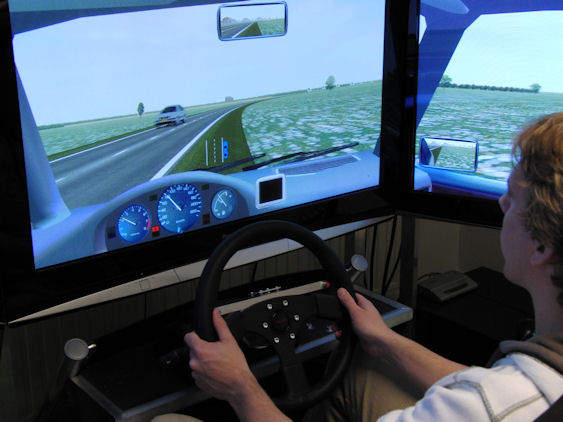 driving simulator with lateral position feedback