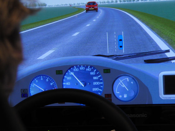 driving simulator with lateral position feedback