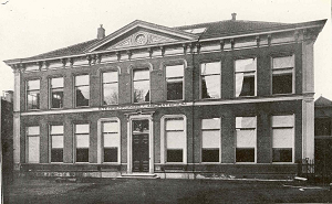 The original Kapteyn Astronomical Laboratory at the Broerstraat in the center of Groningen. This picture has been taken around 1920.