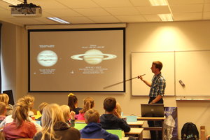 Jeffrey talks about the Moon during the youth course.