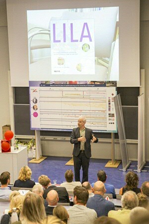 Gert de Roo about the colour lilac (picture by Johan Zwart)
