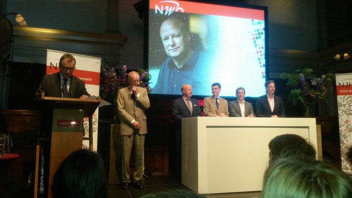 Bart van Wees receives Spinoza Award at the 'rodehoed' on June 10th, 2016