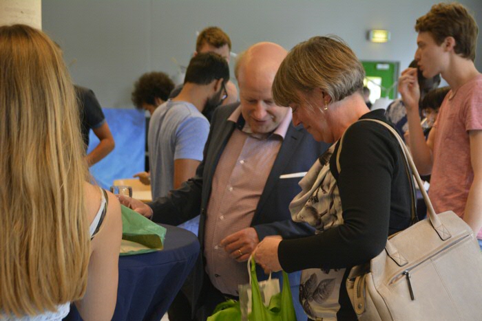 van Wees with FOM director Christa Hooijer