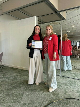 Bert de Boer prize winner Angeliki Nikolaou (van der Wal Lab)