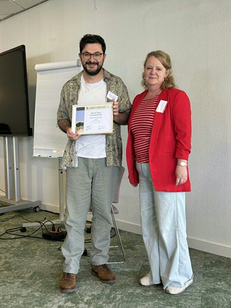 Bart van Wees Award winner Gustavo Chavez Ponce de Leon (Palasantzas Lab)