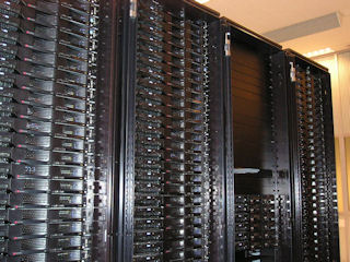 Supercomputers and special hardware make it possible to process the huge amounts of data produced by the WSRT and LOFAR. Source: High Performance Computing & Visualization Centre.