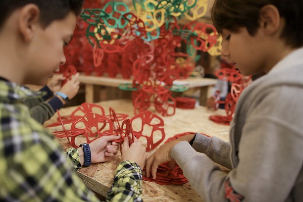 Leerlingen ontdekken de GEN.ERATE bouwstenen | Foto Festival della Scienza