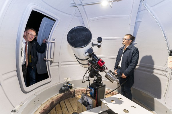 Een kijkje in de koepel - normaal gesproken wordt de telescoop op afstand bediend. | Foto Martijn Heemstra