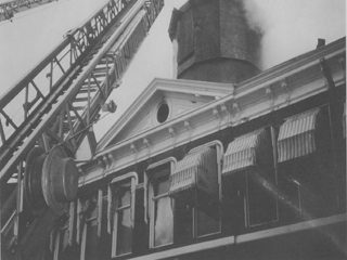 Brand in het Sterrekundig Laboratorium naast het Academiegebouw (1988)