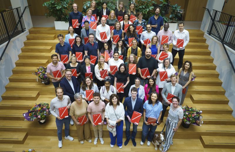 Twee tot drie keer per jaar ontvangen alle docenten die het traject hebben afgerond hun BKO-certificaat uit handen van de rector Jacquelien Scherpen (foto: Reyer Boxem).