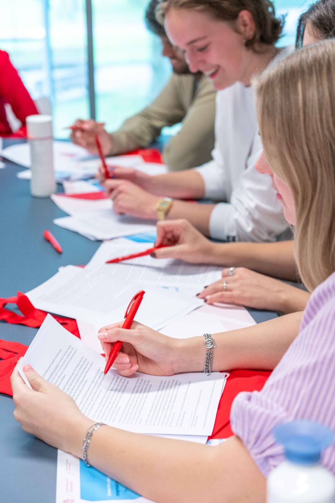 Studenten op de Zernike Campus