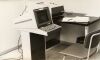 Het eerste visualisatiecentrum met Tektronix grafische terminal en (rechts) een hardcopy apparaat. Let op de asbak op de tafel.