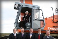 Minister Cramer in de graafmachine