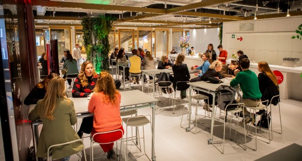 Wie is wie in het House of Connections