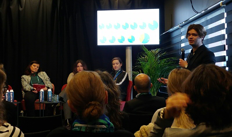 De studenten presenteerden hun werk op de ESNS conferentie (foto: Chris Tonelli)