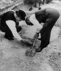 Van Giffen at a dig