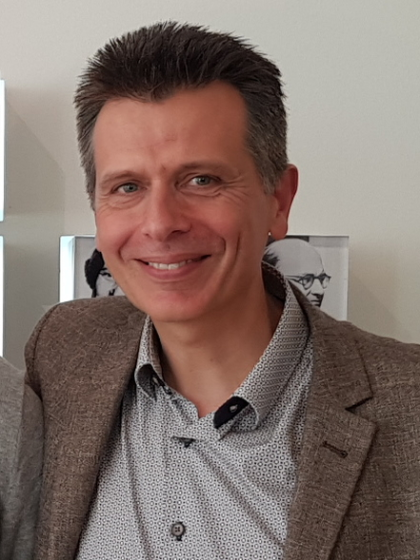 prof. dr. D. (Dick) de Waard