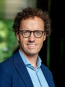 Profielfoto van prof. dr. D.R. (René) Veenstra