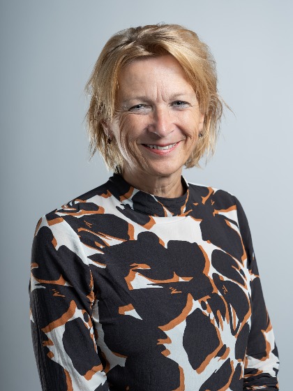 prof. dr. H. (Manda) Broekhuis