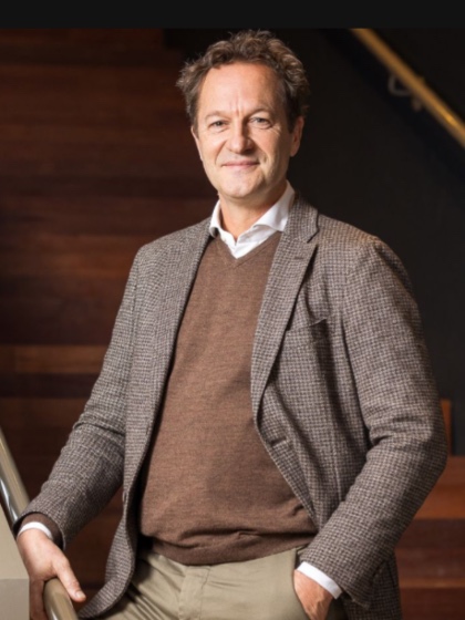H.J.R. (Rogier) Hoenders