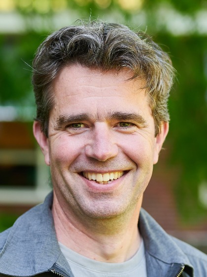 Profielfoto van dr. H.J. (Han) van der Strate