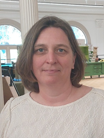 dr. H. (Helena) Posthumus