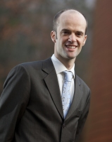 dr. J.E.M. (Erjen) van Nierop