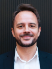 Profielfoto van J. (Julian) Hanich, Prof Dr
