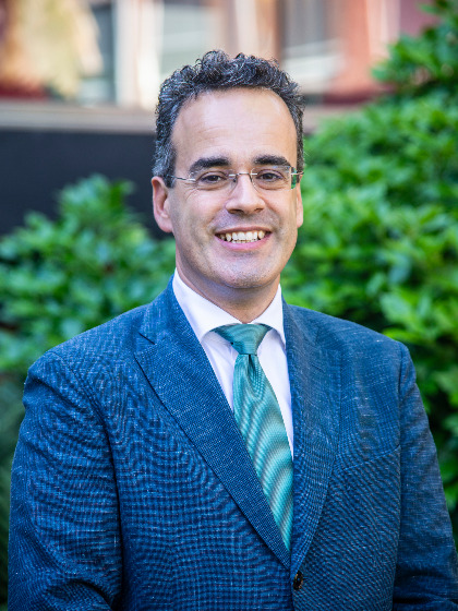 Profielfoto van prof. dr. M. (Mladen) Popovic