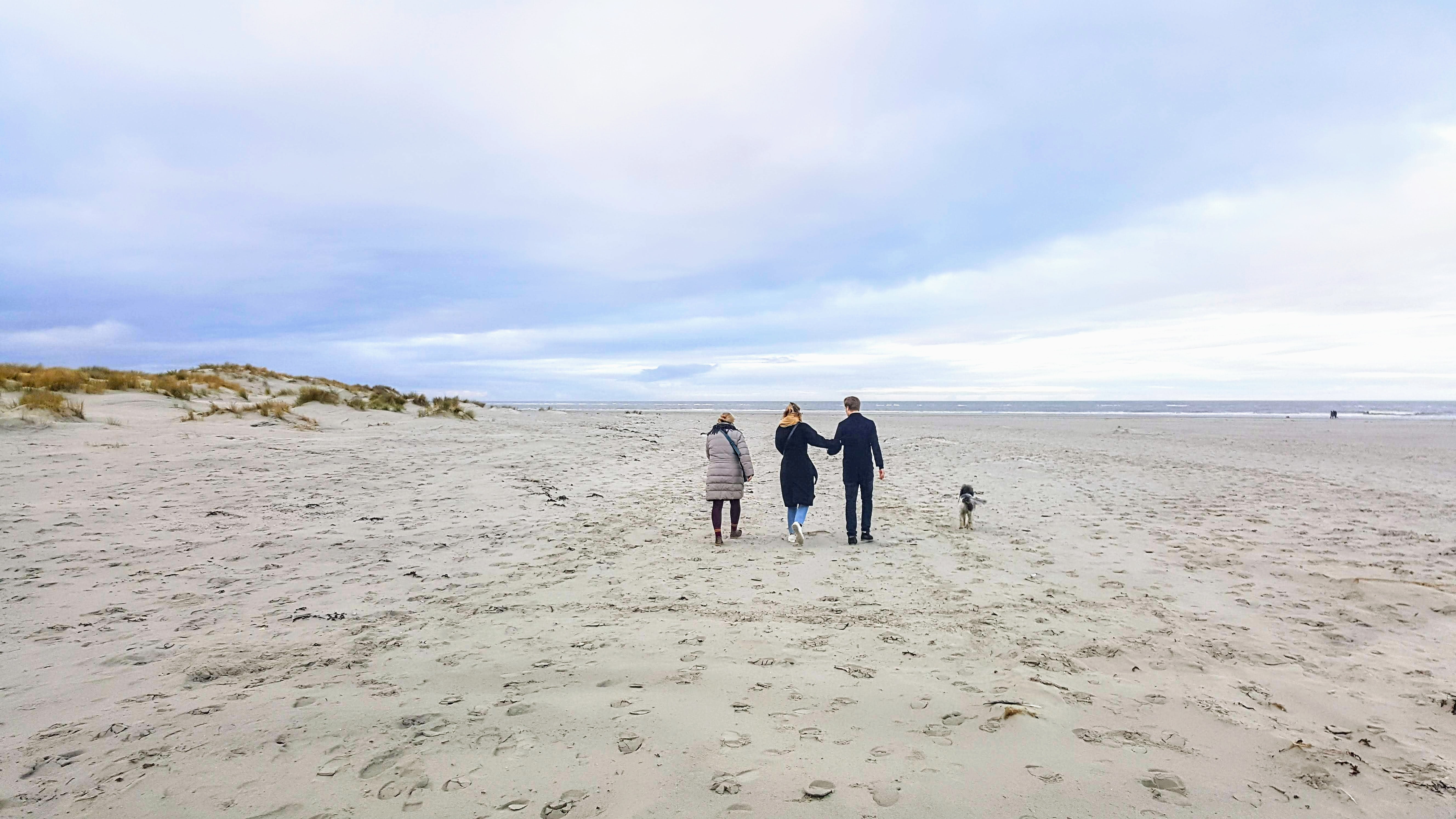 Walking on Schiermonnikoog. Photo: Marco in 't Veldt