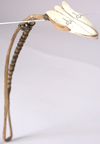 Inuit harpoon head