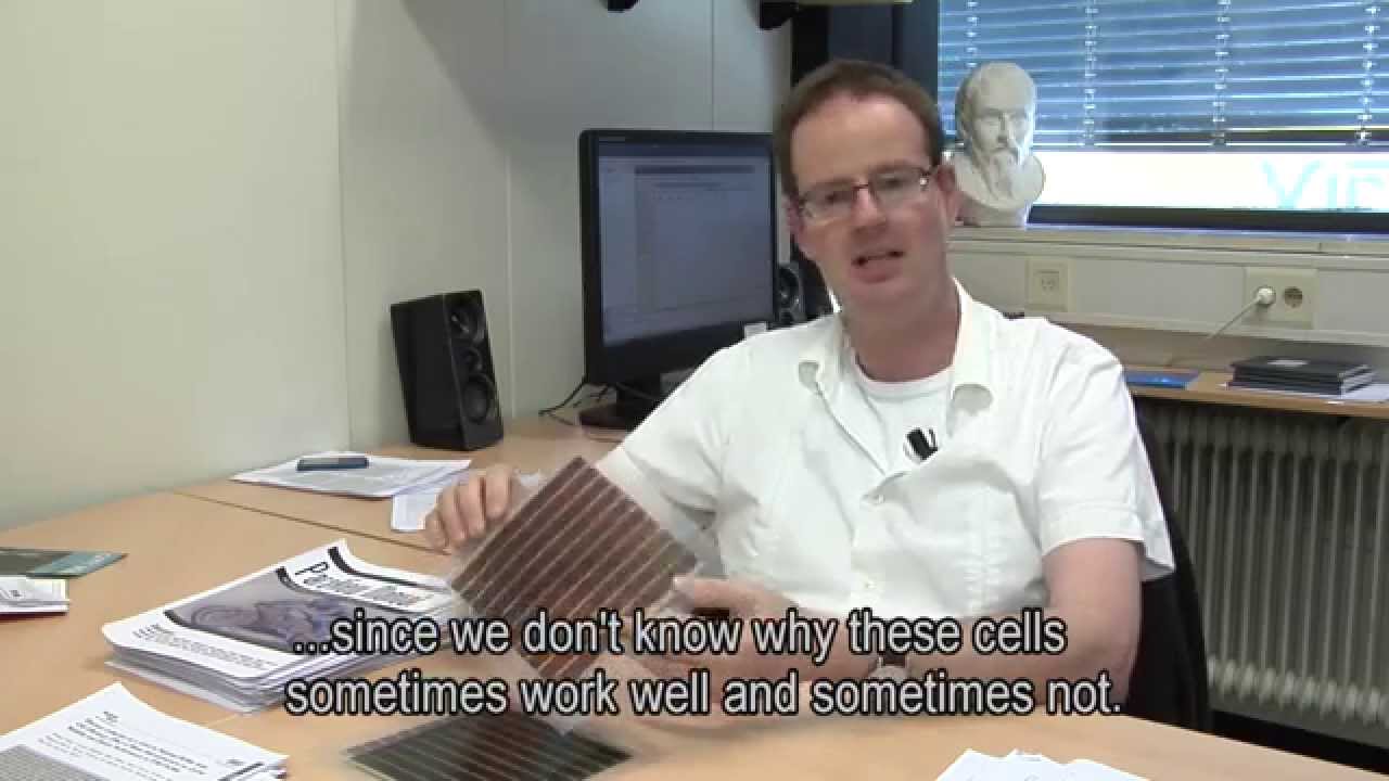 Efficient plastic solar cells