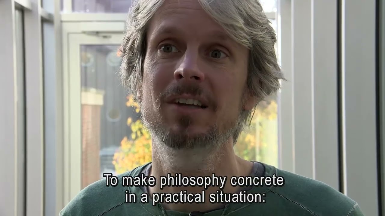 Marc Pauly onderzoekt de manieren waarop verscihllende types gedeelde woningen omgaan met vragen over delen, verantwoordelijkheid, geld en meer.