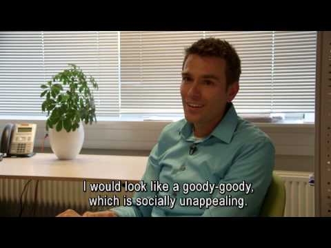 Consumers find it important to behave morally, but extreme moral behavior can arouse irritation in their environment. The 'holier-than-thou' attitudes are not popular. Jan Willem Bolderdijk wants to investigate the relevance of this mechanism for the marketing of sustainable food sources such as cultured meat and soy butter.