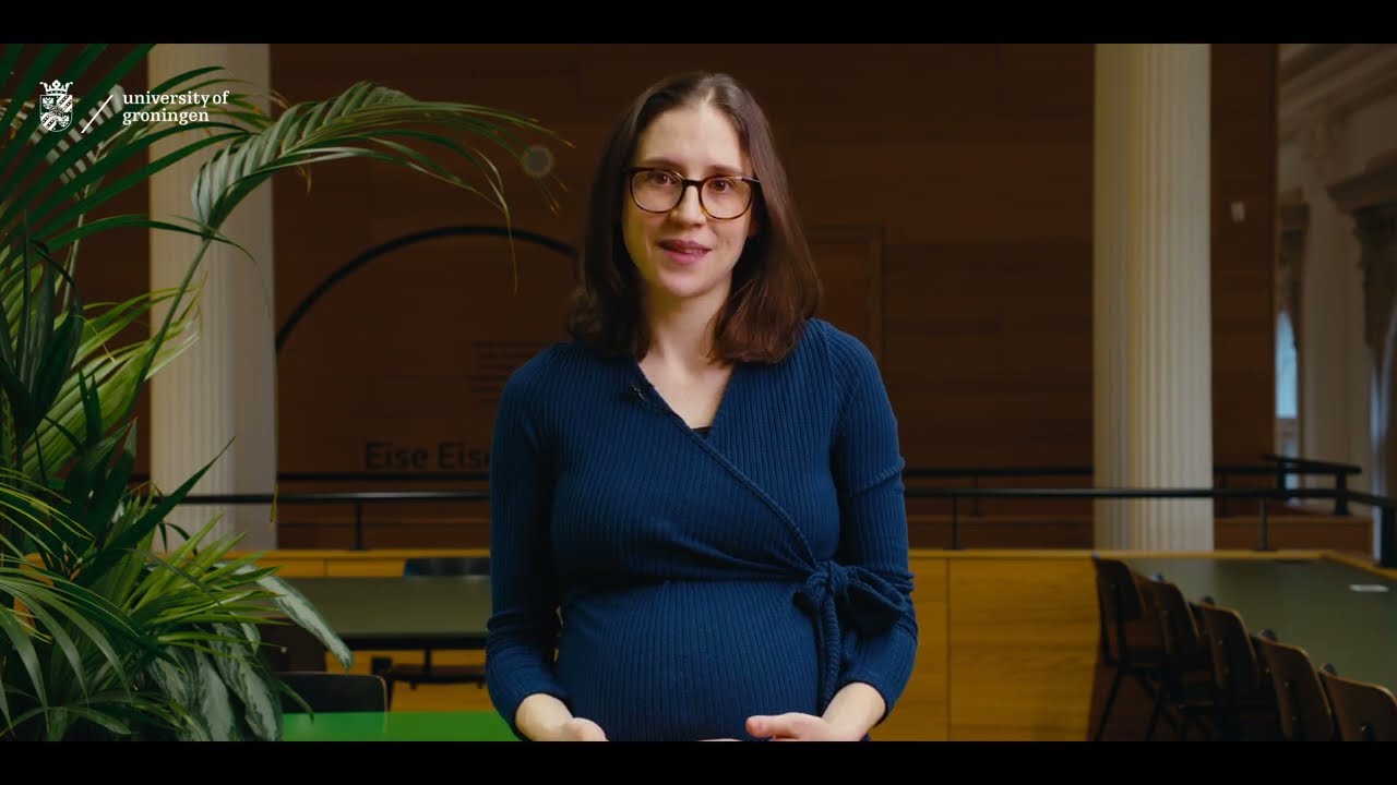 Teaching critical AI literacy through AI exploration